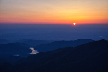 mt.tanzawa, mt.hirugatake, dawn, silhouette, trekker,  丹沢山系蛭ヶ岳での夜明け