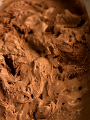 Fototapeta na wymiar frisches schokoladeneis, eine sommerliche erfrischung