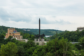 ブルガリア　ヴェリコ・タルノヴォのスヴェタ・ゴラの丘にあるアッセン王のモニュメントとヴェリコ・タルノヴォ美術館