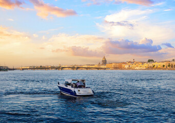 Naklejka premium Boat on the river, St. Petersburg. Russia.