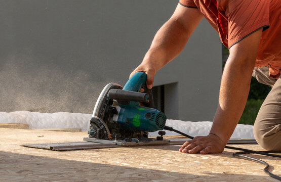 Plunge Cut Circular Saw when sawing OSB board.