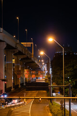 深夜の高架道路