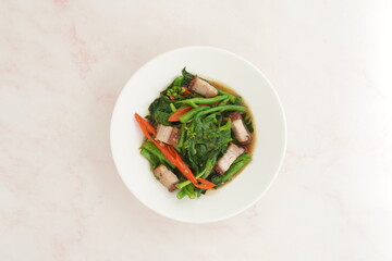 Crispy pork belly with vegetable 
