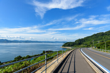 瀬戸内海の海岸風景、とびしま海道 豊島から本州方面を望む