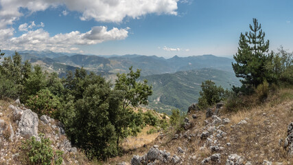 Paysage de montagne dans le Sud des Alpes et du Mercantour