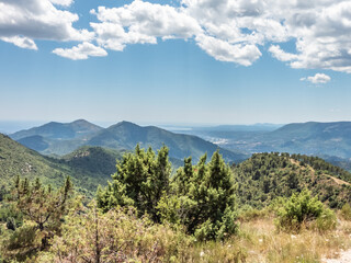 Paysage de montagne dans le Sud des Alpes et du Mercantour