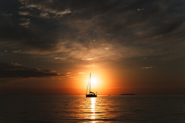 Fototapeta premium Sunset Boat 