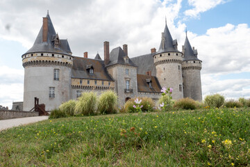 Fototapeta na wymiar château de sully sur loire