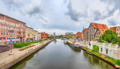 Panoramic view of Bydgoszcz, Poland. Brda river and buildings of old town
 - obrazy, fototapety, plakaty