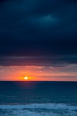 Coucher du Soleil sur l'Océan Atlantique depuis la dune du Cap de l'Homy à Lit-et-mixe dans les Landes