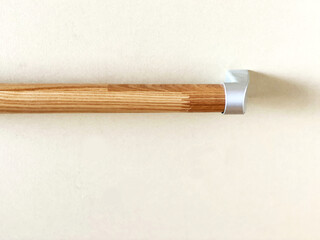 壁に取り付けられた手すり