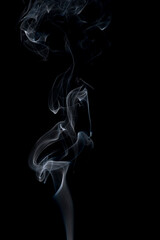 煙の素材写真　黒バック