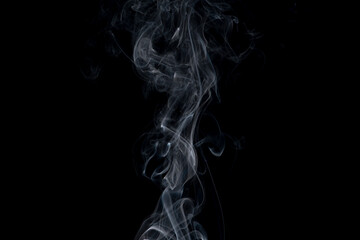 煙の素材写真　黒バック