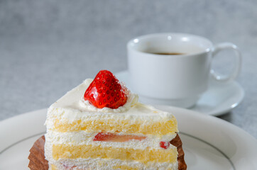 イチゴショートケーキで休憩