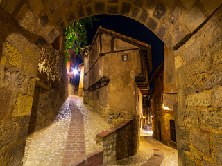 Callejuelas del pueblo medieval de Albarracín, España