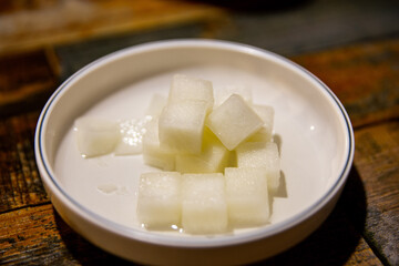 White and sour chicken radish that comes out like a whole chicken