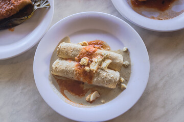 COMIDA TRADICIONAL MEXICANA YUCATECA MOLOCH 