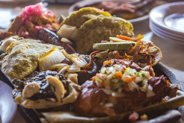 COMIDA TRADICIONAL MEXICANA YUCATECA MOLOCH 