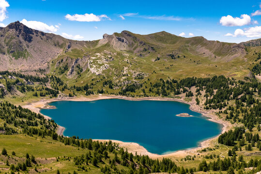 Le lac d'Allos dans le Parc National du Mercantour
