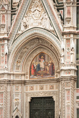 Fototapeta na wymiar Exterior detail of Il Duomo cathedral, Florence