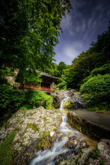 Fototapeta na wymiar 大瀧山西方院の滝