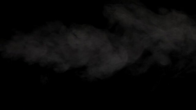 煙の素材写真　黒バック　スローモーション