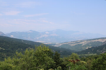 Naklejka premium Giù per la valle