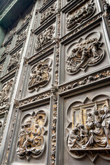Obraz premium South door on the Florence Baptistery in Florence