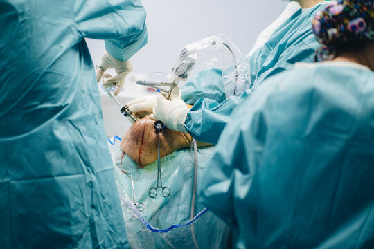 Shoulder operation in a hospital

