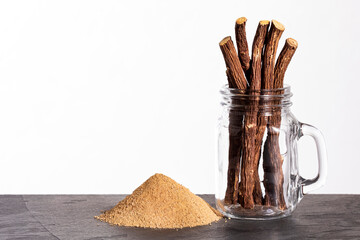 Glycyrrhiza glabra - Dried powdered licorice sticks