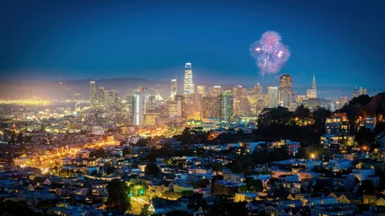 Rolgordijnen San Francisco, California, USA - August 2019: San Francisco downtown cityscape under fireworks at night © CanYalicn
