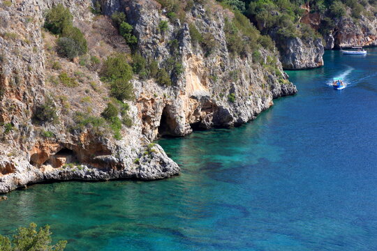  Cilento : grotte nella baia degli infreschi a Marina di Camerota