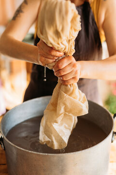 Sustainable dyeing process for garments