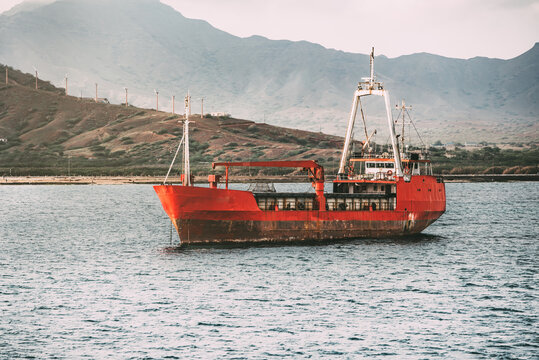 Rusty old boat in the meddle of the sea