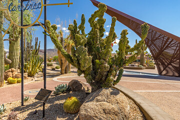 The Carefree Desert Garden Sundial in Arizona is the largest sundial in the United States. It accupies a beautiful desert garden. - obrazy, fototapety, plakaty