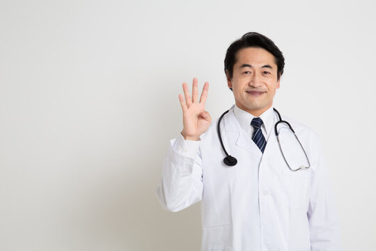 日本人男性の医者
