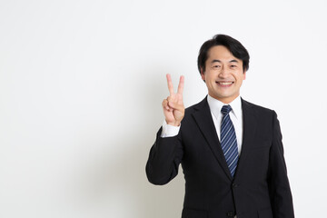 中年のサラリーマン日本人男性