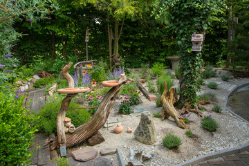Mediterane Gewürzpflanzen im Sandbeet, Gartenbepflanzung