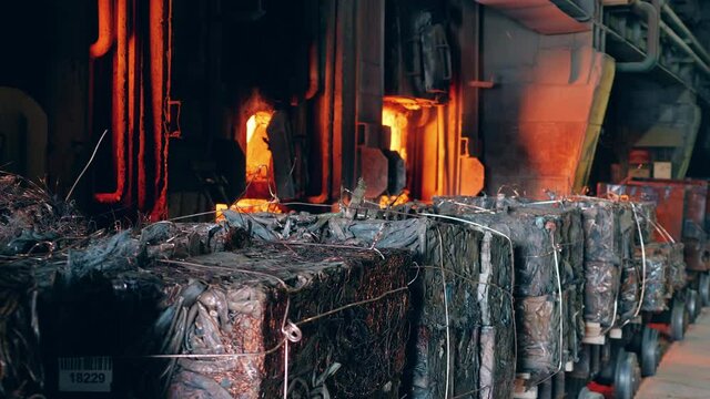 Copper-Smelting 이미지 – 찾아보기 56 스톡 사진, 벡터 및 비디오 | Adobe Stock