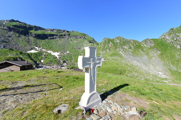 The cross dedicated to the centenary  of the Romanian 3