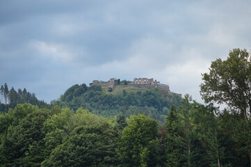 Fototapeta na wymiar Am Ossiacher See: Die Burg Landskron