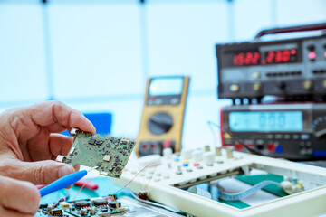 Repair of computer parts in a customer service laboratory