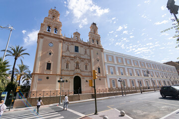 Declarada Monumento Histórico Artístico en 1970, la catedral de Nuestra Señora de la Merced es uno de los atractivos turísticos más significativos de Huelva capital, España - obrazy, fototapety, plakaty