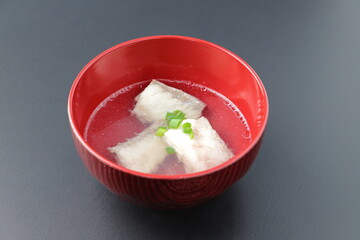 鯛のあらを使った潮汁