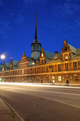 Fototapeta premium The Stock Exchange building at dusk, Copenhagen, Denmark