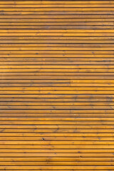 Lamelles de bois brun