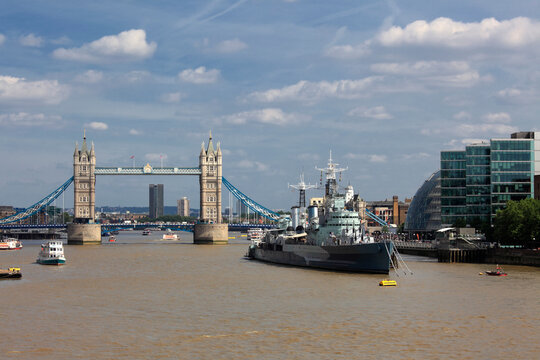 HMS Belfast (C35) and Tower bridge, London, UK