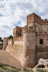 Castillo construido principalmente con ladrillo de La Mota en Medina del Campo, España