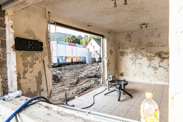 Zersörung nach Hochwasser 3