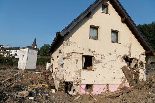 Zers&ouml;rung nach Hochwasser 4